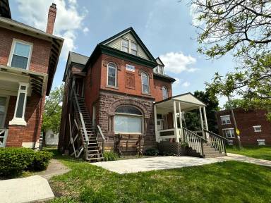 Main picture of 1870 N 4th St