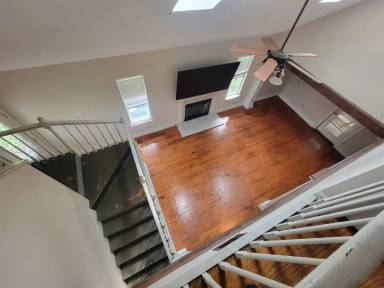 Main picture of 102 Syrup Row