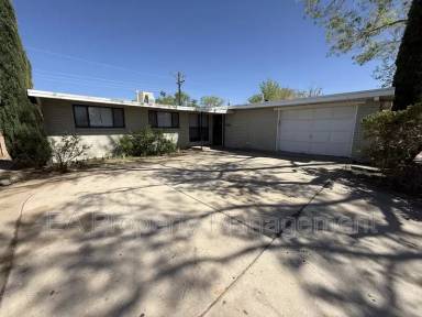 Main picture of 1812 Pitt St NE