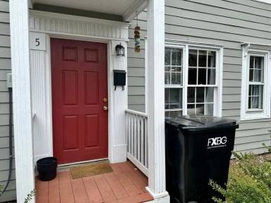 Main picture of 1409 Charles St