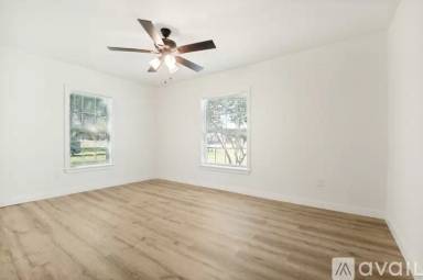 Main picture of 203 S Waxahachie St