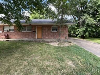 Main picture of 902 Young St