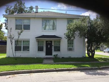 Main picture of 903 Oakhurst St