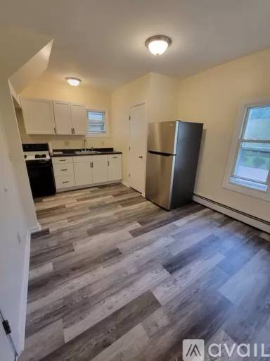 Main picture of 1416 Farmington Ave