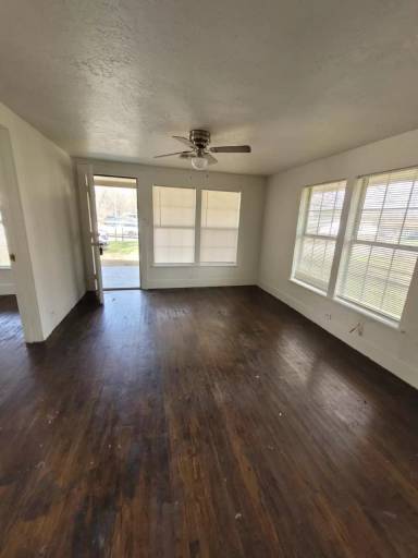 Main picture of 408 W Chestnut Ave