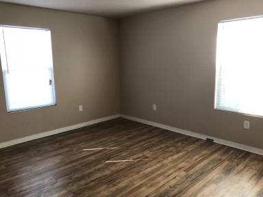 Main picture of 4651 Redwood St