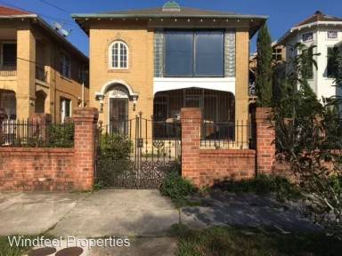 Main picture of 2817 Paris Ave