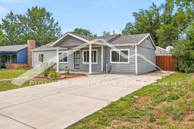 Main picture of 2733 S Glencoe St