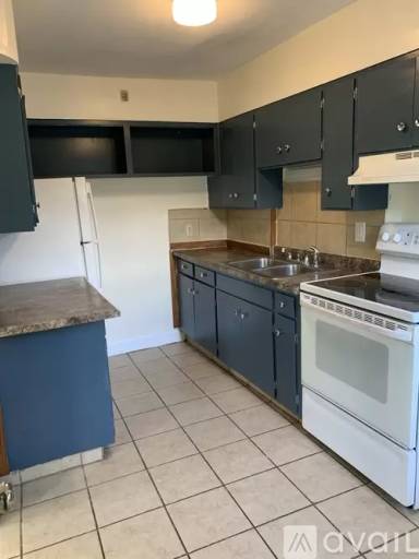 Main picture of 423 N 15th Ave E