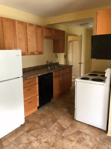 Main picture of 809 W Water St