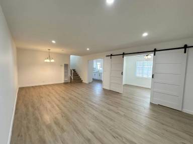 Main picture of 7314 Variel Ave
