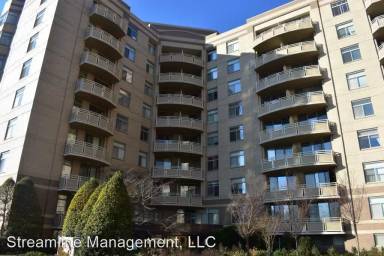 Main picture of Crescent Plaza