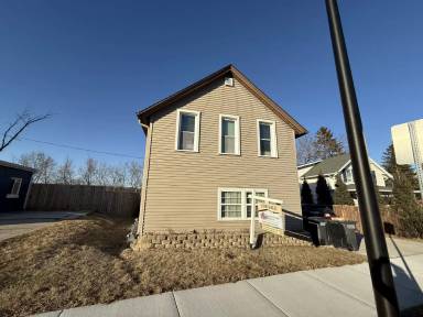 Main picture of 2302 Indiana Ave