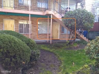 Main picture of 1747 S Hanford St