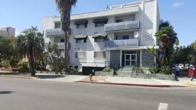 Main picture of 701 S Hobart Blvd