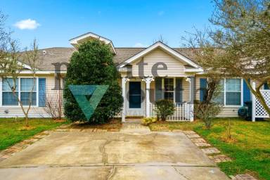 Main picture of 2551 Trailwood Dr
