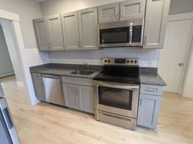 Main picture of 68 Maple St