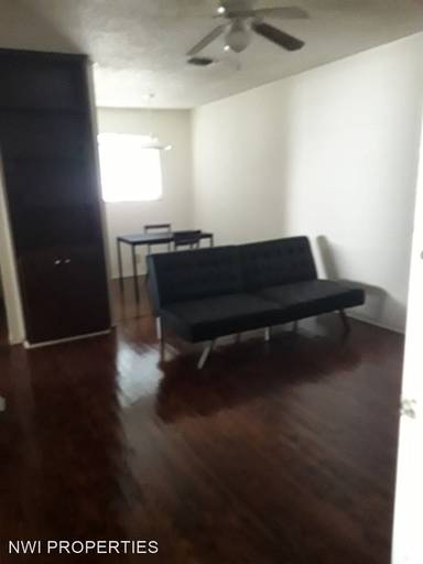 Main picture of 3200 Helms St
