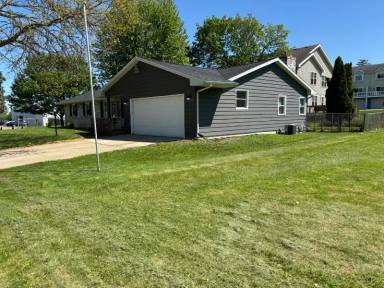 Main picture of 105 Nygard St