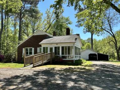 Main picture of 2377 Maw Bridge Rd