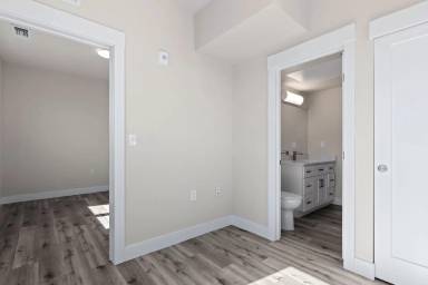 Main picture of 2730 S Federal Blvd
