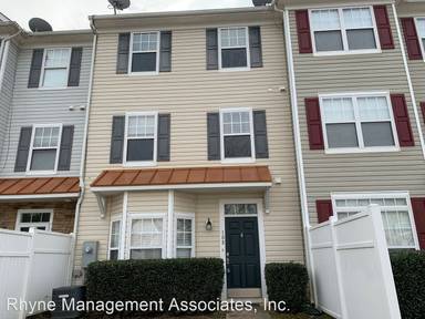 Main picture of Breezewood Condominiums