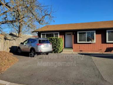 Main picture of 702 SW Isham St