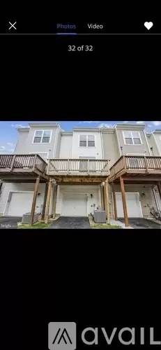 Main picture of 323 White Oak Way