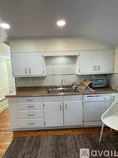 Main picture of 93 Lafayette St