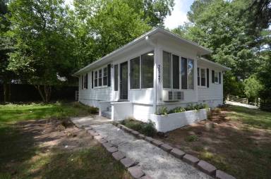 Main picture of 2547 Ben Hill Rd