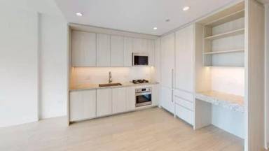 Main picture of 353 N Halstead