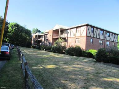 Main picture of 65 Elmwood Park