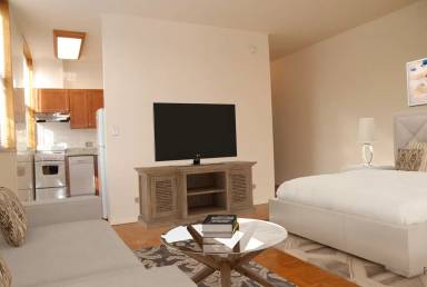 Main picture of 620 W Belmont Ave Apartments