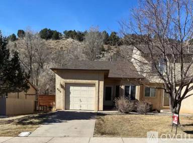 Main picture of 646 Echo Ln