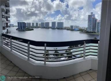 Main picture of Mystic Pointe