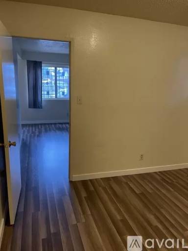 Main picture of 517 W 84th St