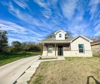 Main picture of 2424 NW 20th St