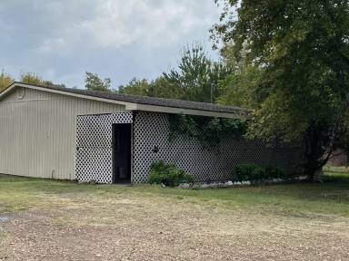 Main picture of 309 Russell St