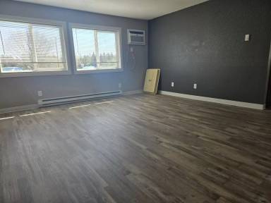 Main picture of 1501 College Way