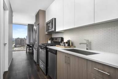 Main picture of 1110 S Wabash Ave