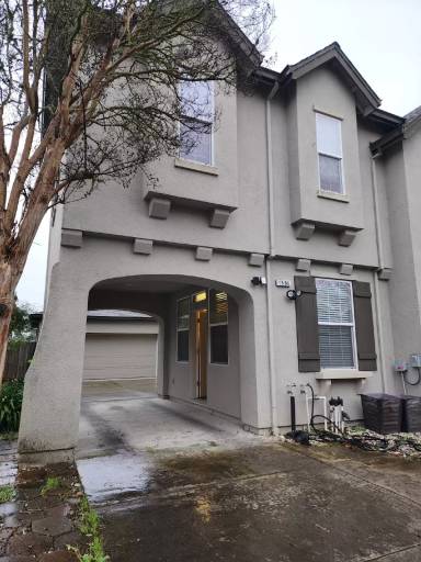 Main picture of 1561 Jainine St