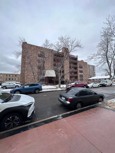 Main picture of 252 N Pennsylvania St