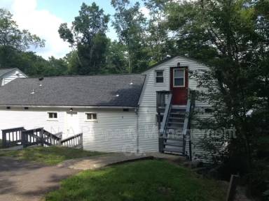 Main picture of 106 3rd St