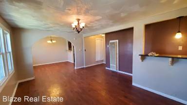 Main picture of 1328 SE 12th Ave