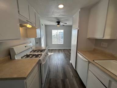 Main picture of 149 W 6th St