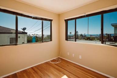 Main picture of 4758 Coronado Ave