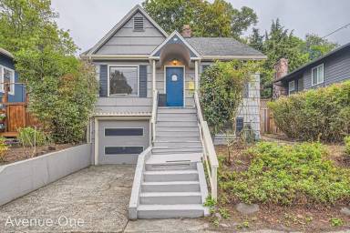 Main picture of 110 31st Ave E