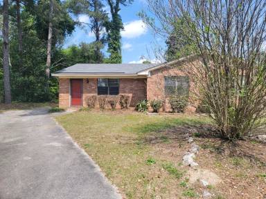Main picture of 105 Blue Ct