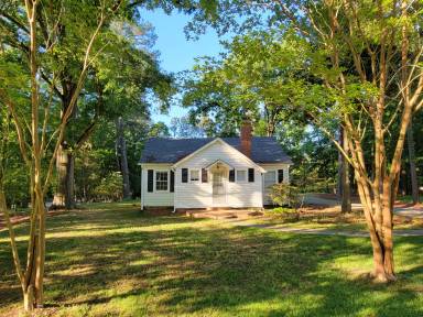 Main picture of 5215 Old Chapel Hill Rd