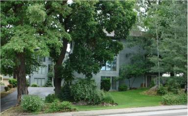 Main picture of 1009 S Monroe St